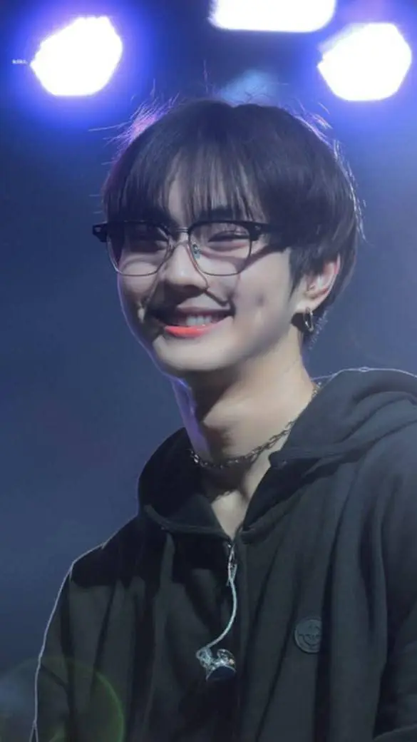 ai character: jungwon background