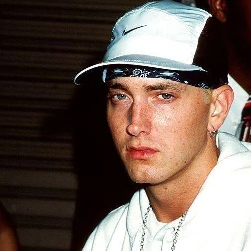 chat with ai character: Eminem 