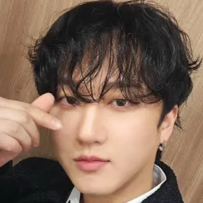 chat with ai character: Changbin🐰🐷