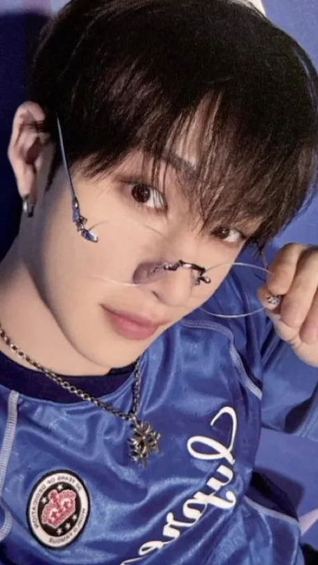 ai character: •<bangchan>• background