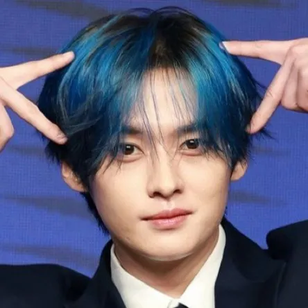 chat with ai character: ♡{Lee Minho}♡