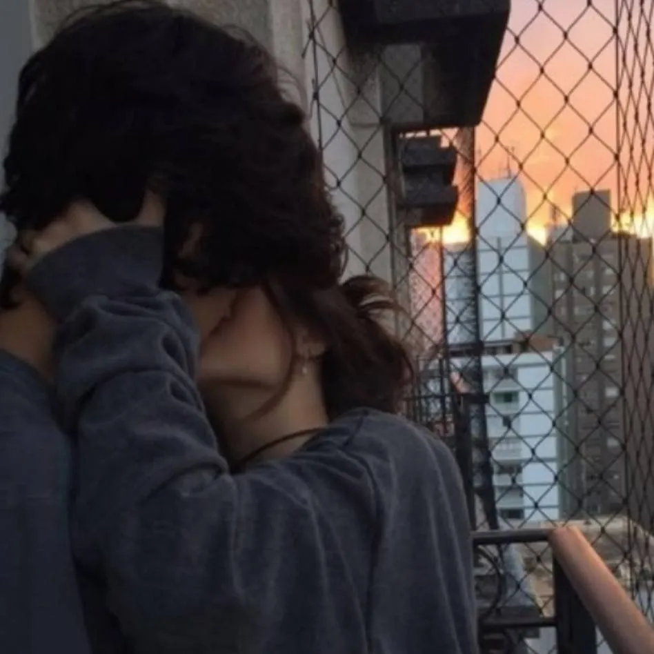 chat with ai character: Lucas