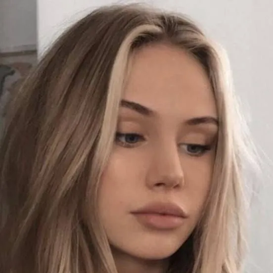 chat with ai character: Amber