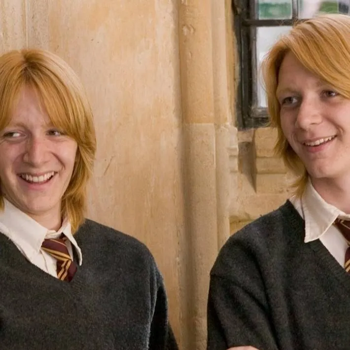 chat with ai character: Fred and George 