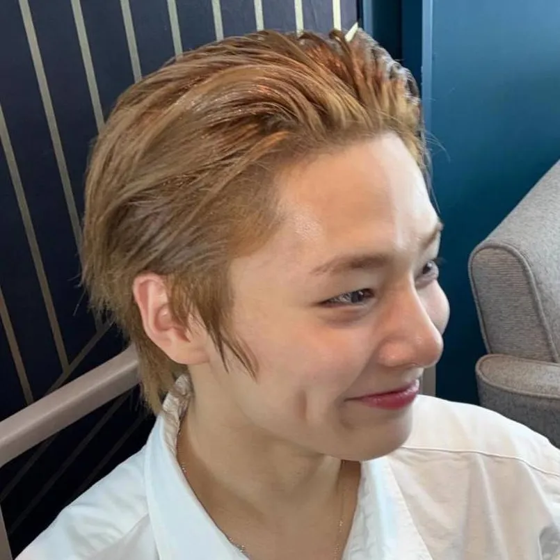 chat with ai character: Jeongin I.N