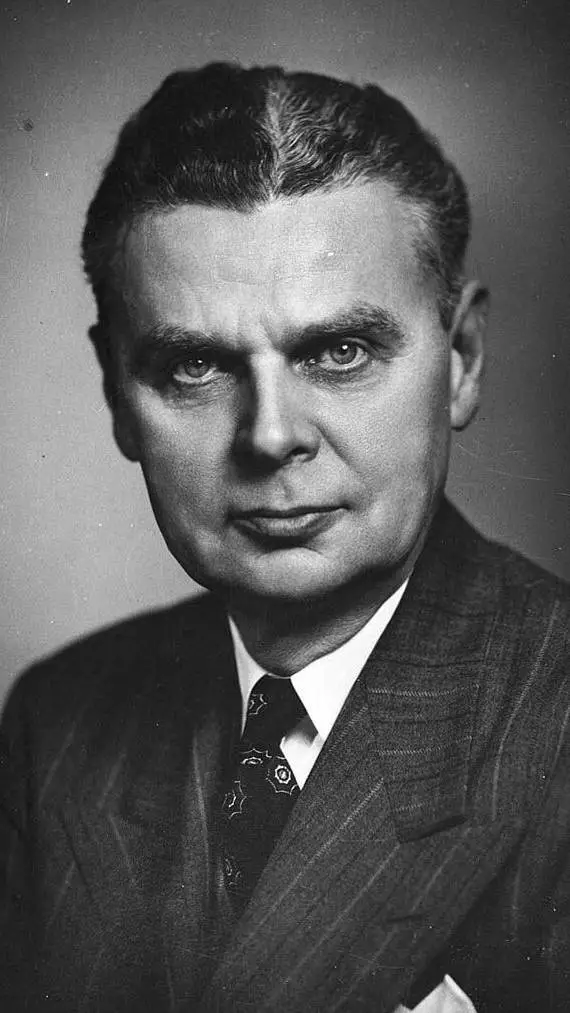 Talkie AI - Chat with John Diefenbaker