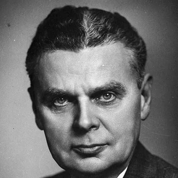 chat with ai character: John Diefenbaker