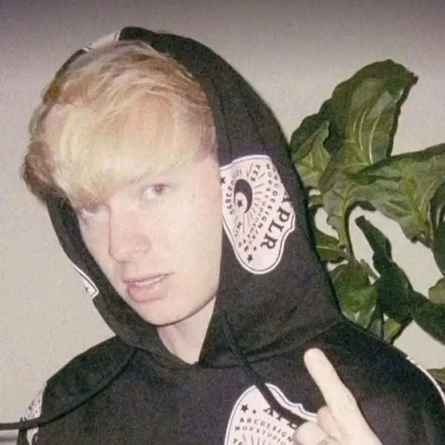 chat with ai character: sam golbach
