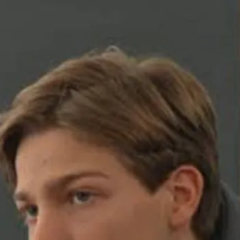 chat with ai character: Dario RV4LIES