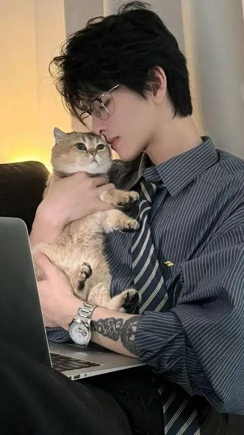 ai character: Kenzo background