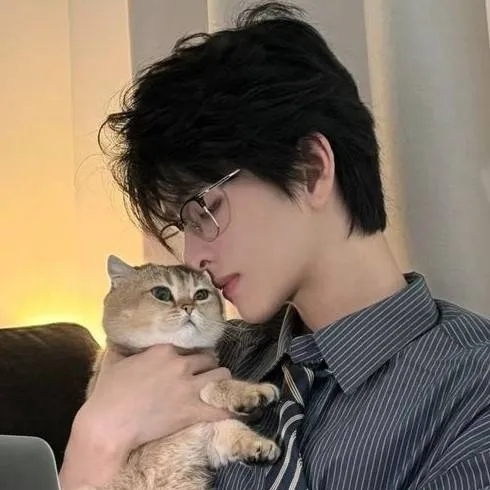 chat with ai character: Kenzo