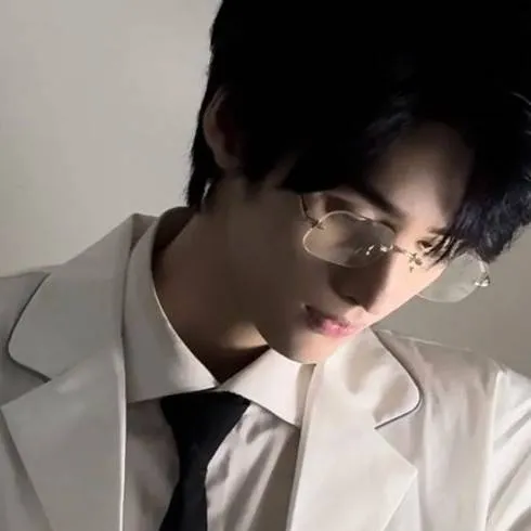 chat with ai character: Knight 