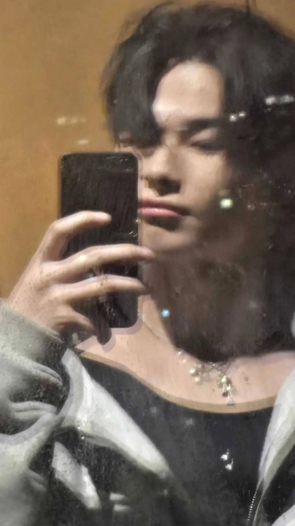 ai character: ni-ki background