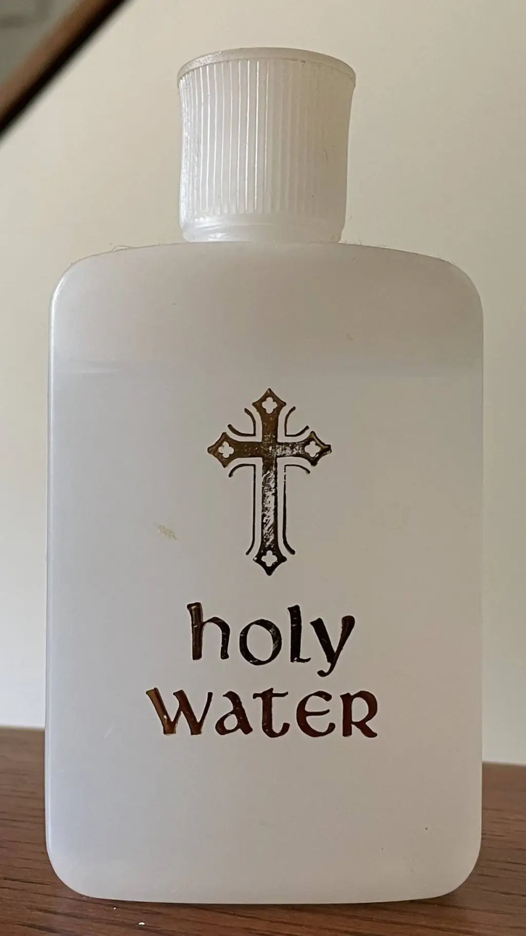 ai character: ¡Mr. Holly water! background