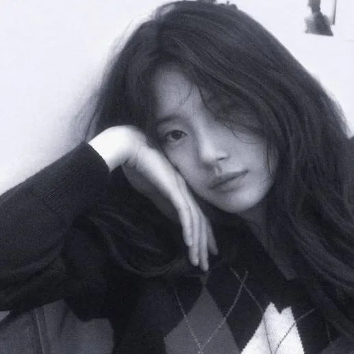 chat with ai character: hyunjin 