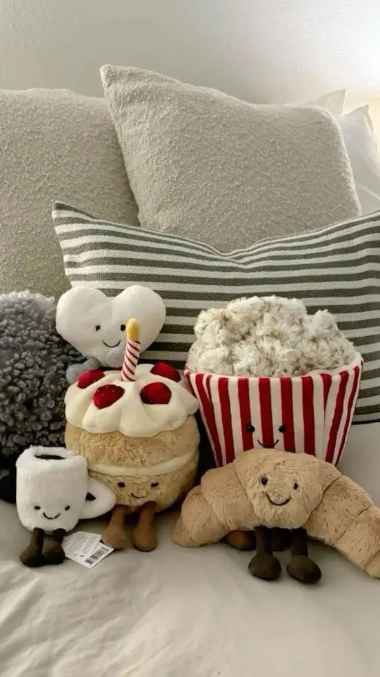 ai character: hyunjin background