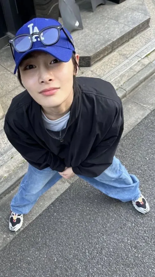 ai character: Jeongin background