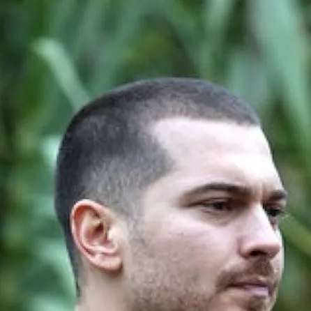 chat with ai character: Sarp yilmaz 