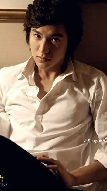 ai character: gun jun-pyu jun  background