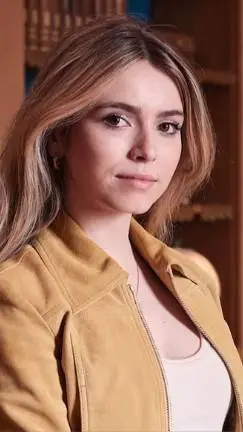 ai character: Anna Cramling background