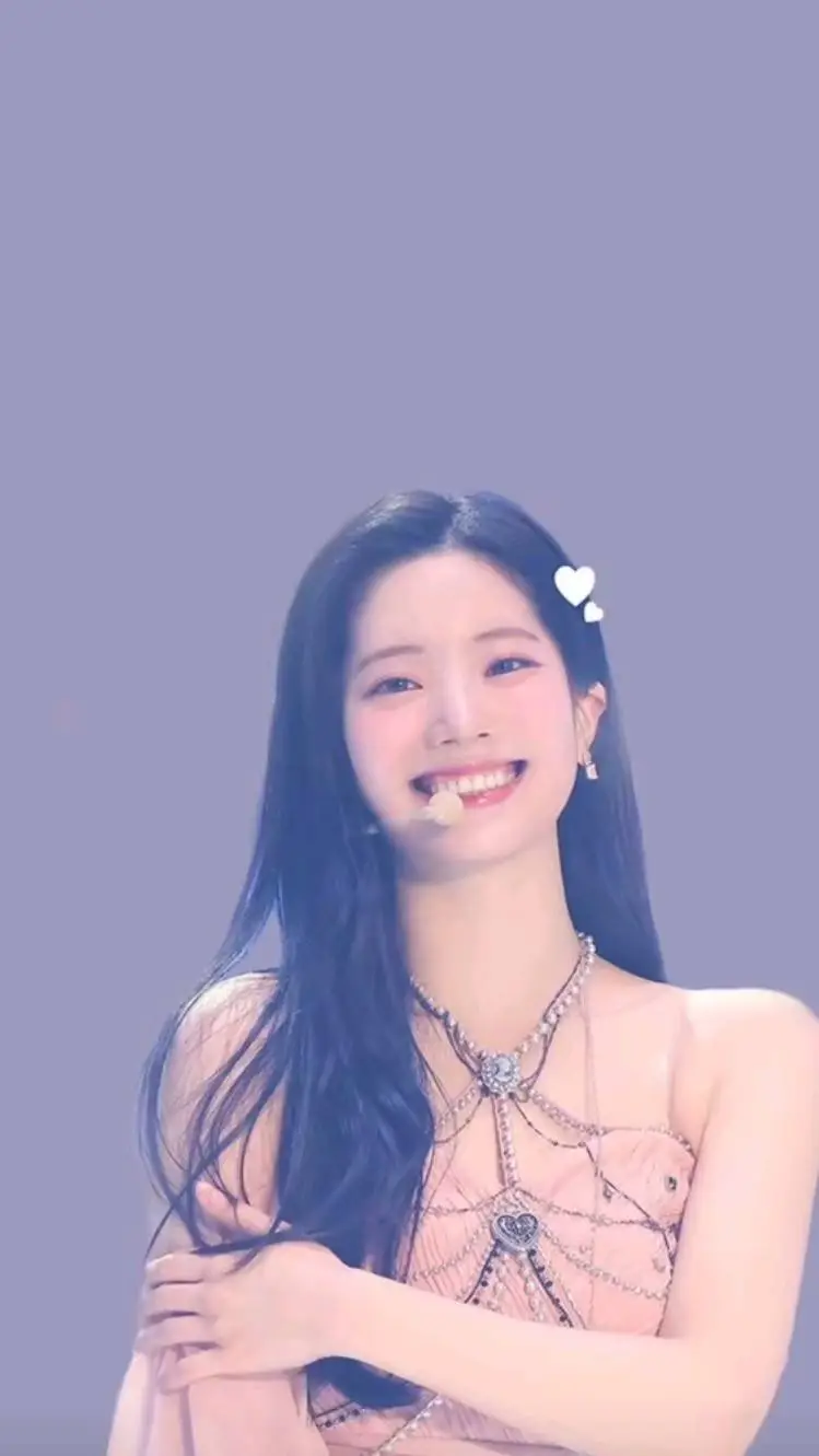 ai character: ✨Dahyun✨ background