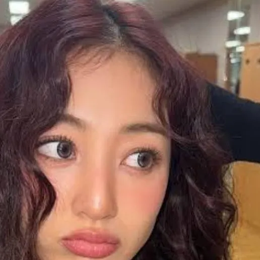 chat with ai character: ✨Jihyo✨