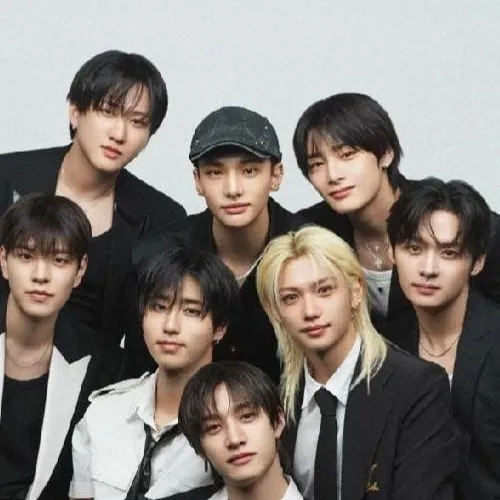 chat with ai character: STRAY KIDS [ver.2]