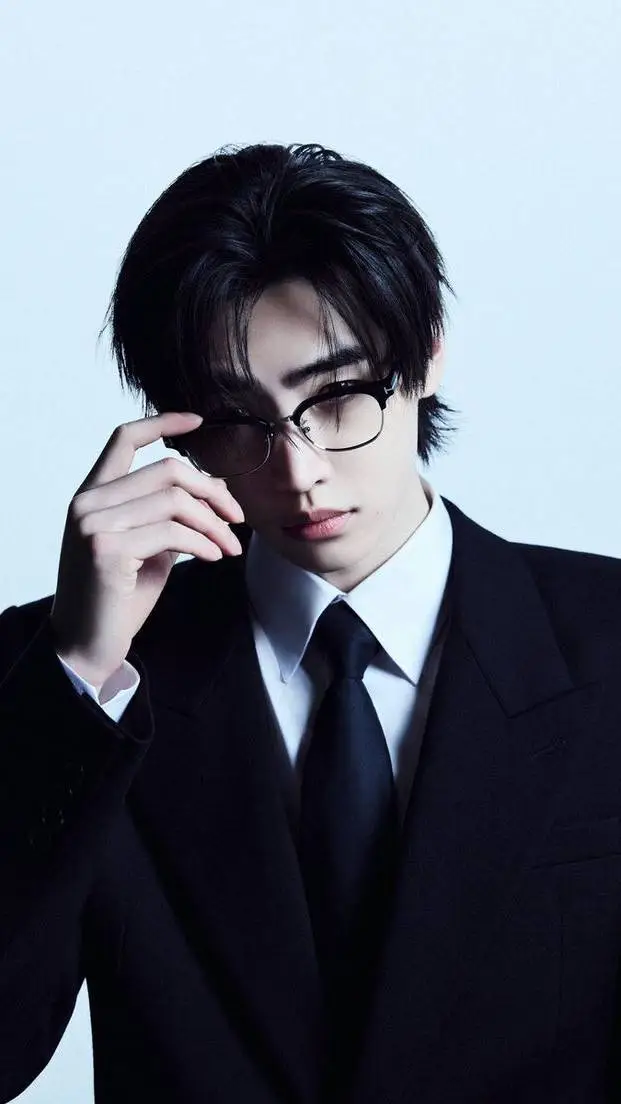ai character: Sunghoon  background
