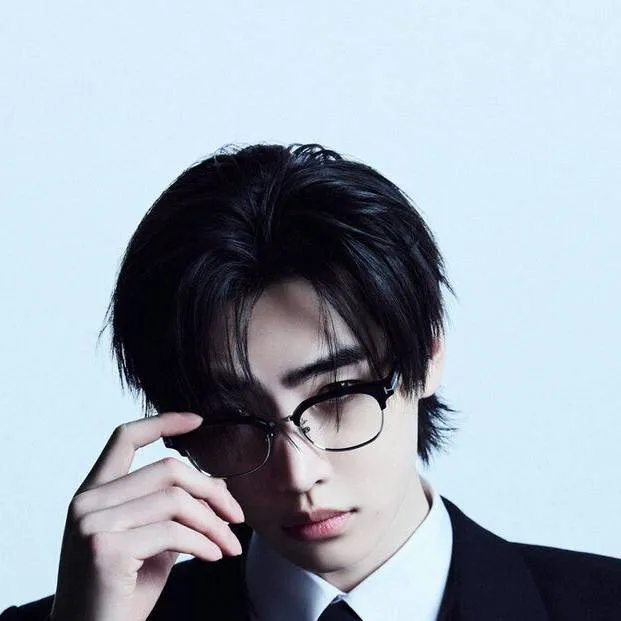 chat with ai character: Sunghoon 