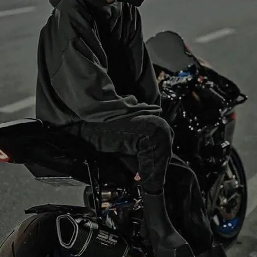 chat with ai character: Xavier 