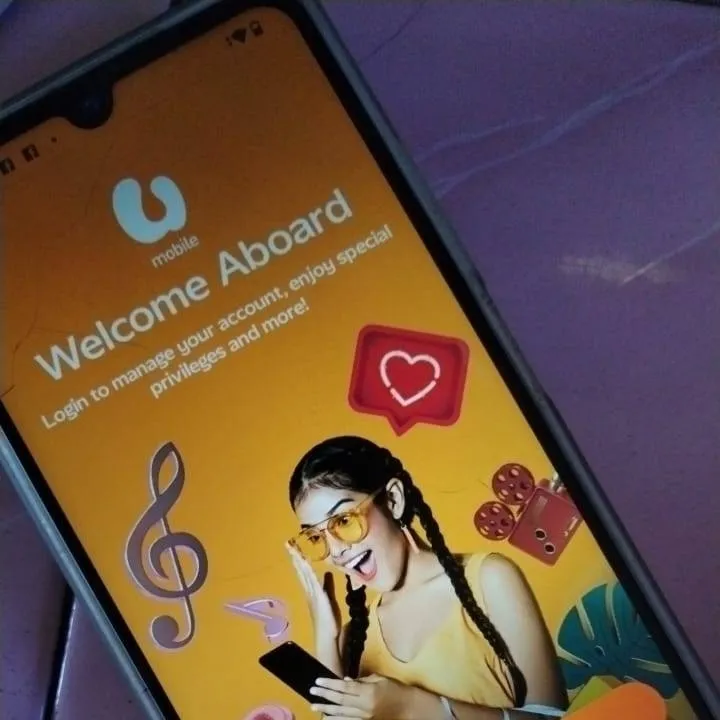 chat with ai character: abandoned phone