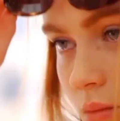 chat with ai character: 🌸SADIE SINK🌸 