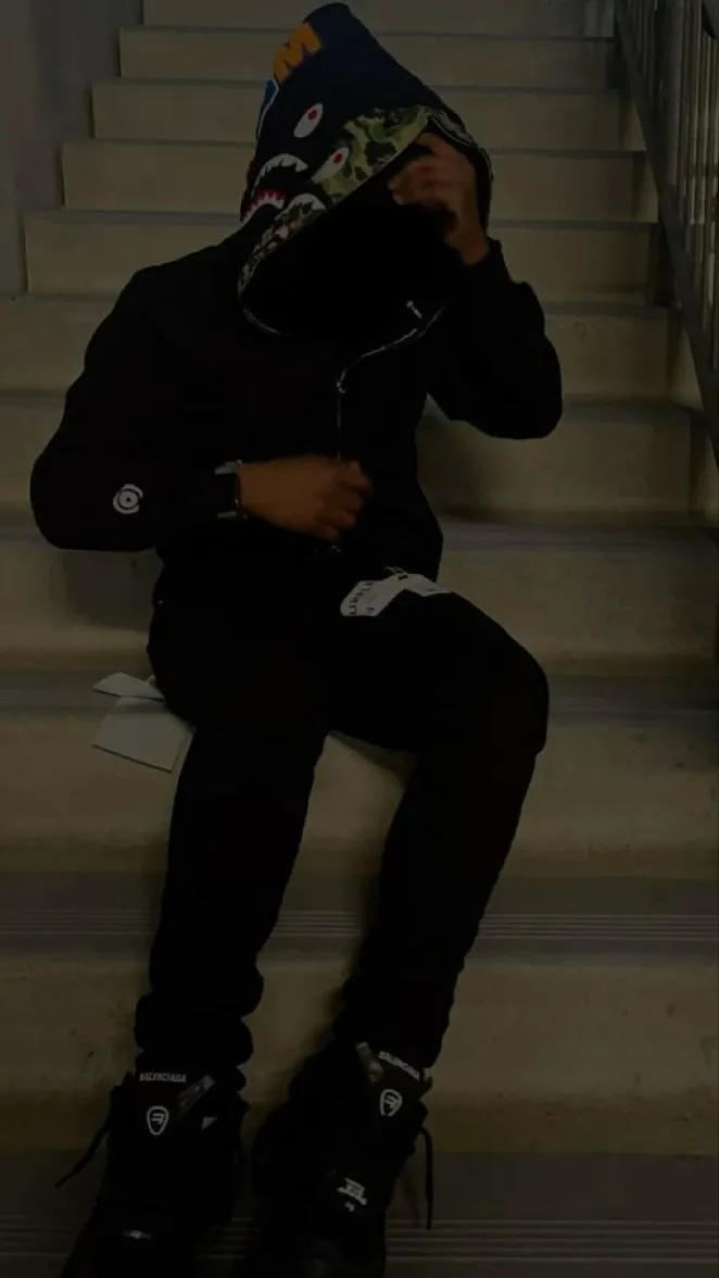 ai character: Ant background