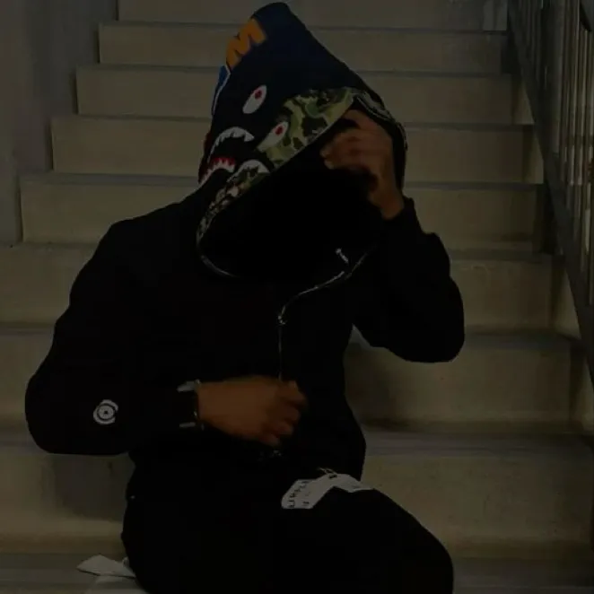 chat with ai character: Ant