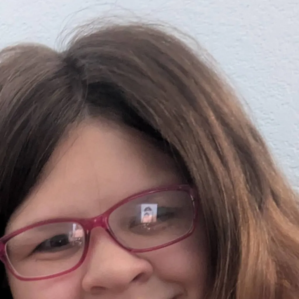 chat with ai character: Llvelya Matlock