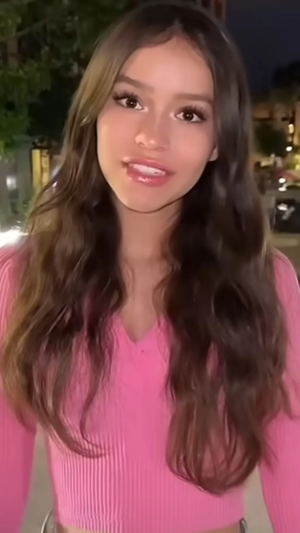 ai character: Chloe  background