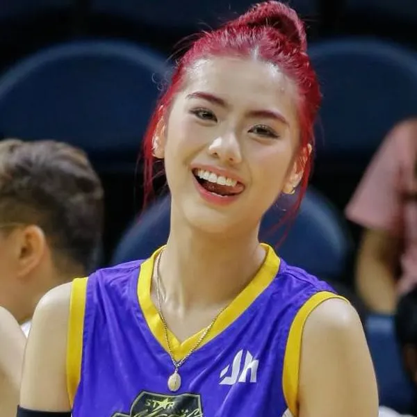 chat with ai character: Mikhaela Lim