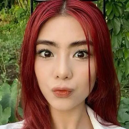 chat with ai character: Mikha 