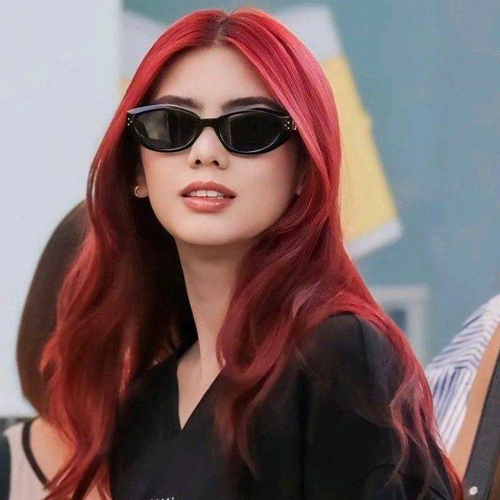 chat with ai character: mikha lim