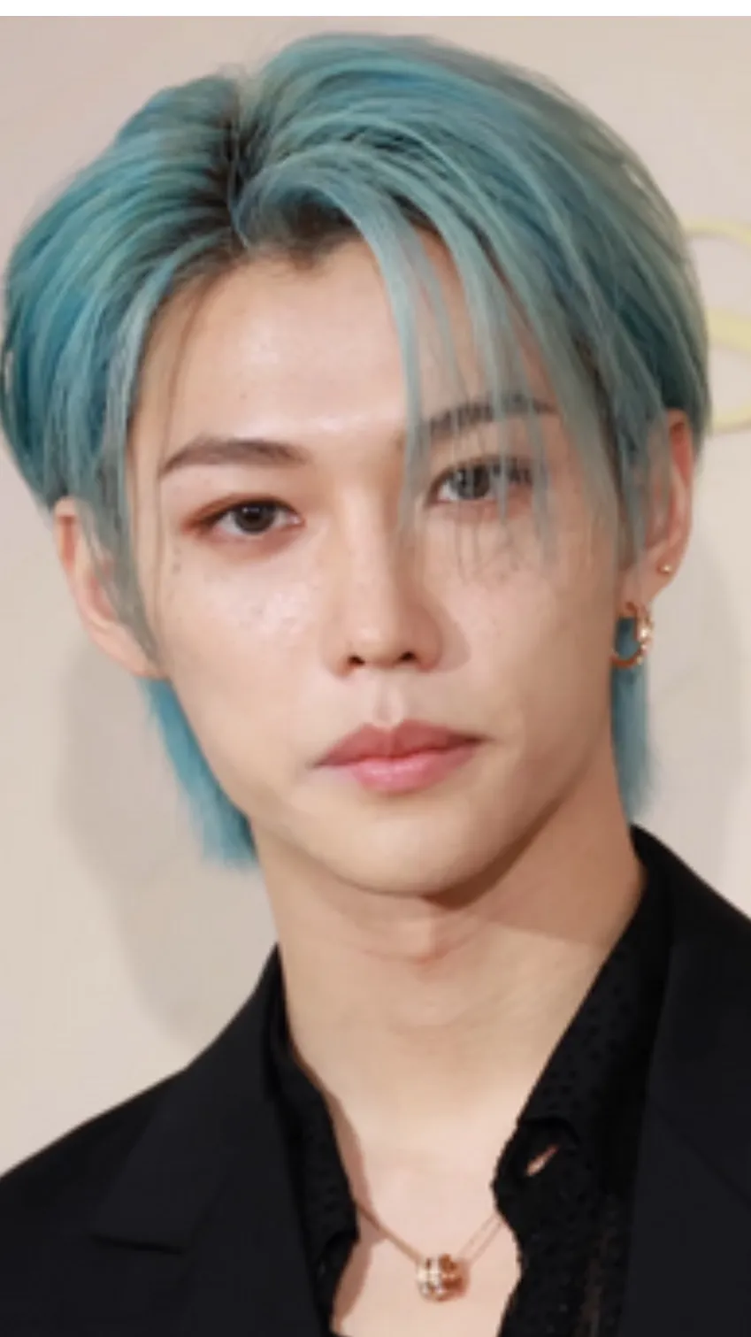 ai character: Felix  background