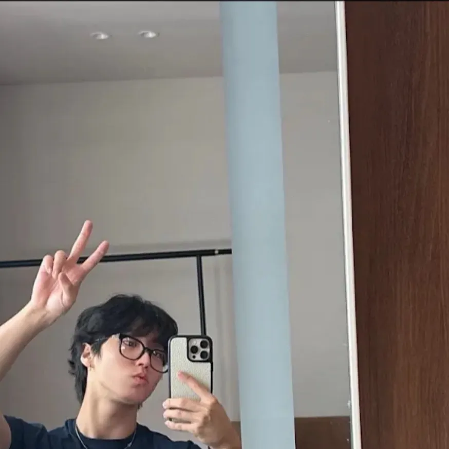 chat with ai character: Han 