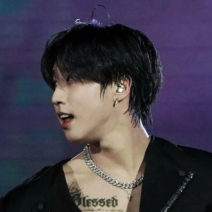 chat with ai character: Han