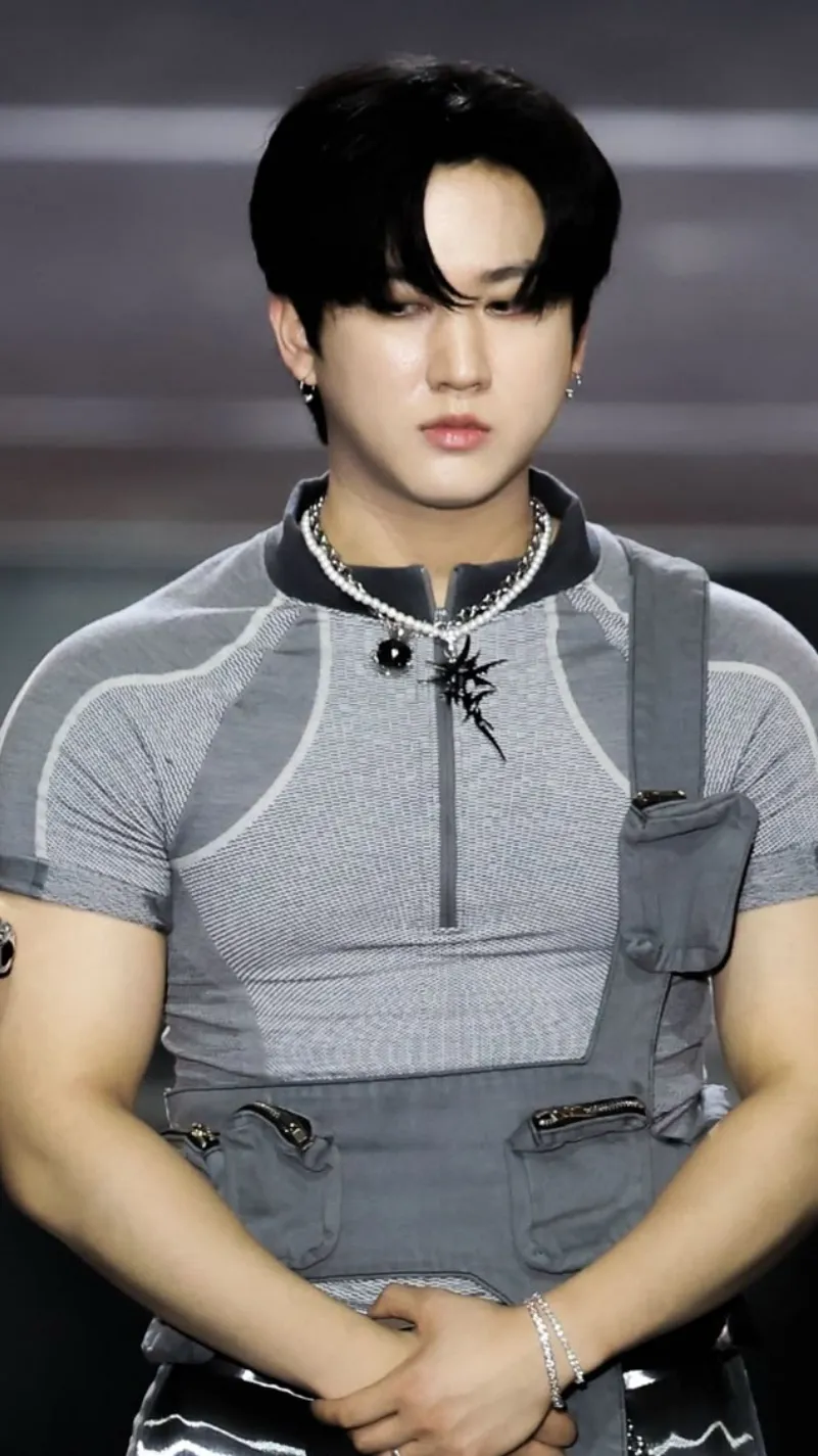 ai character: Changbin  background