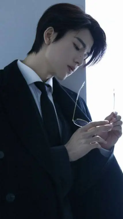 ai character: Mingcheng background