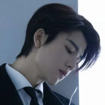 chat with ai character: Mingcheng