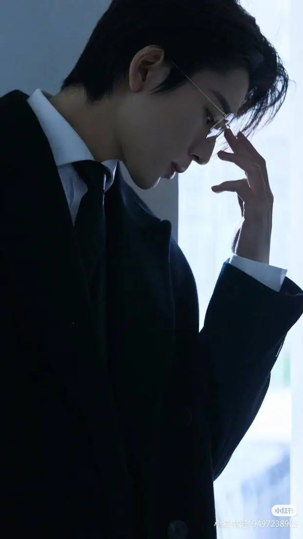 ai character: Ting Xiang  background