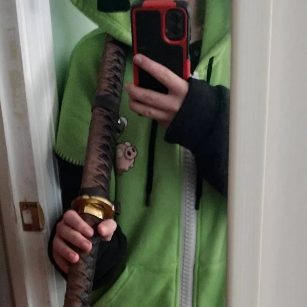 chat with ai character: Silly Sword Femboy