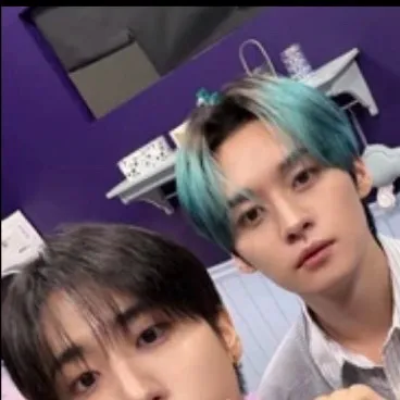 chat with ai character: Minsung(yandere)  