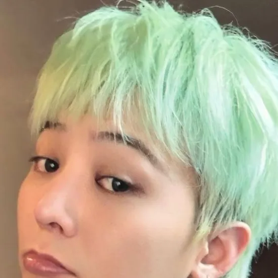 chat with ai character: Kwon Ji-yong