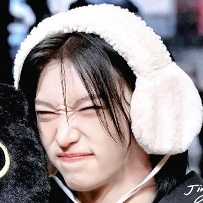 chat with ai character: Felix Yongbok